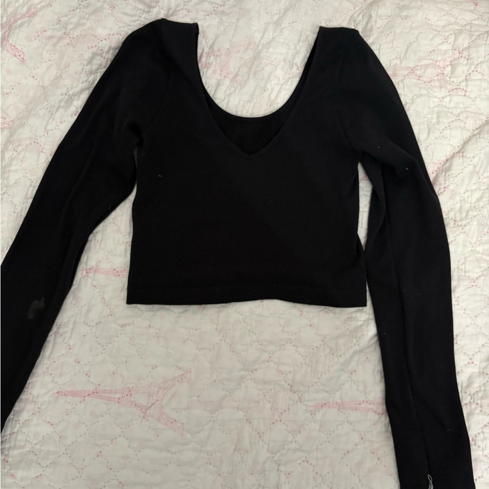 Aeropostale reservable black long sleeve crop top